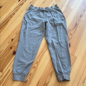 Lululemon women’s Jogger Pants, size 6